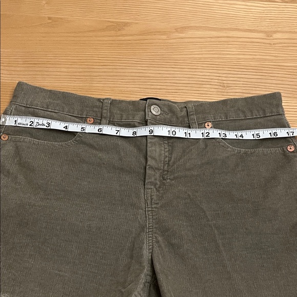 GAP Women's Light Green Jean Shorts Corduroy Women Size 8 - Picture 3 of 8